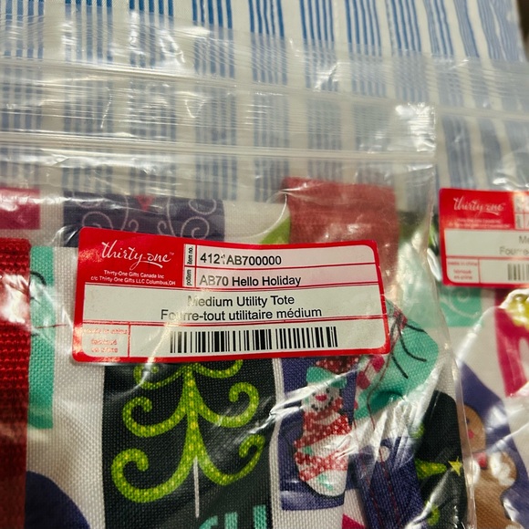 thirty-one Medium Utility Tote - Picture 2 of 5